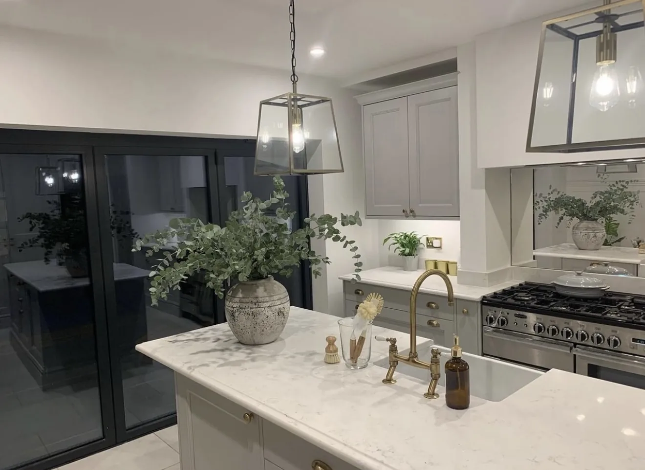 Capri White quartz worktop, view 5 of the finished installation