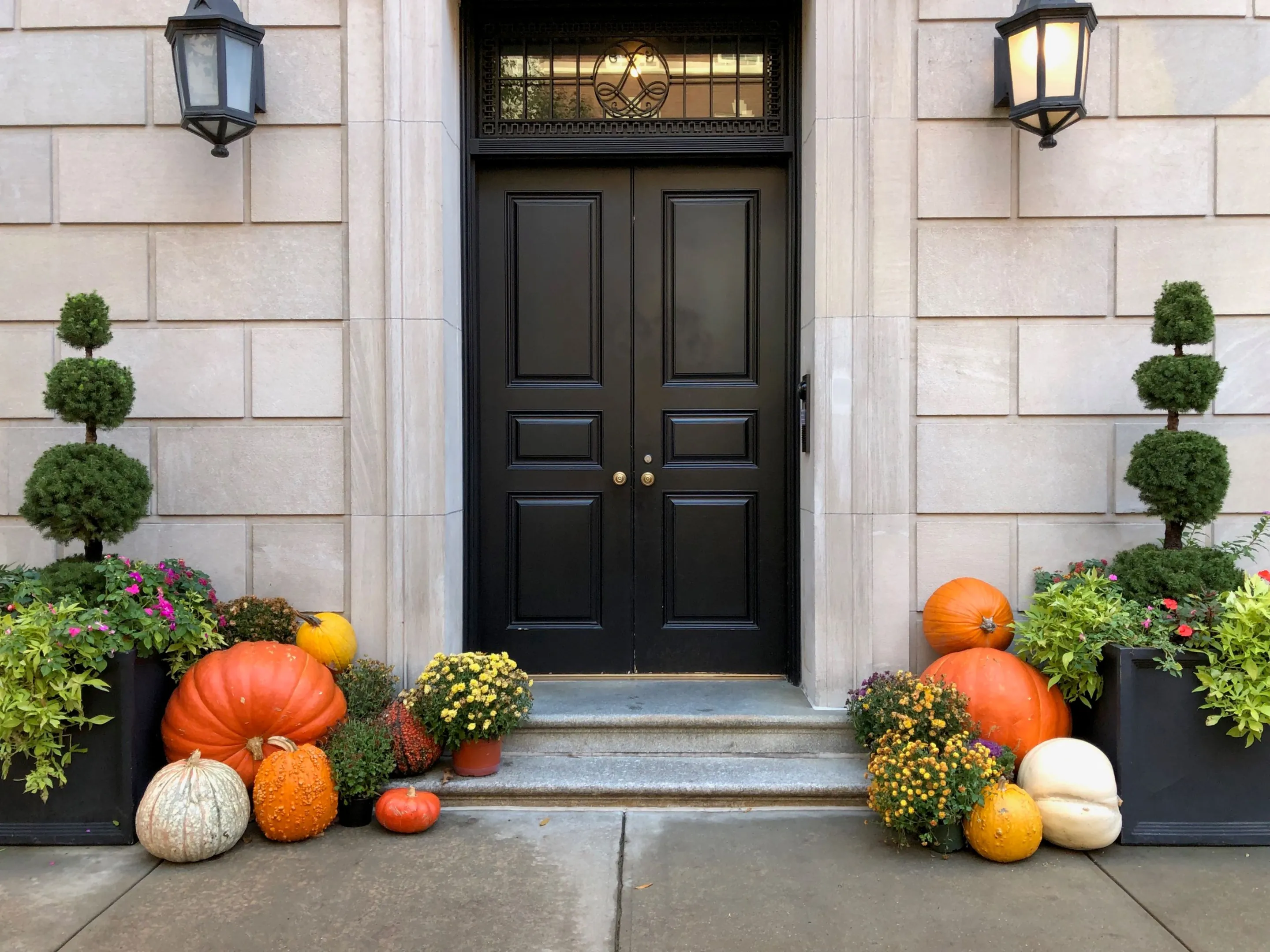 Stone doorsteps and thresholds, cut to measure